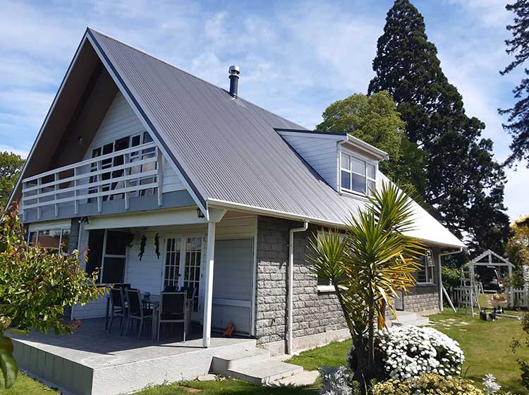 New long-run steel roof after asbestos removal