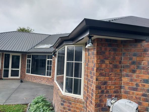 Finished roofline with new RIGS fascia and gutter